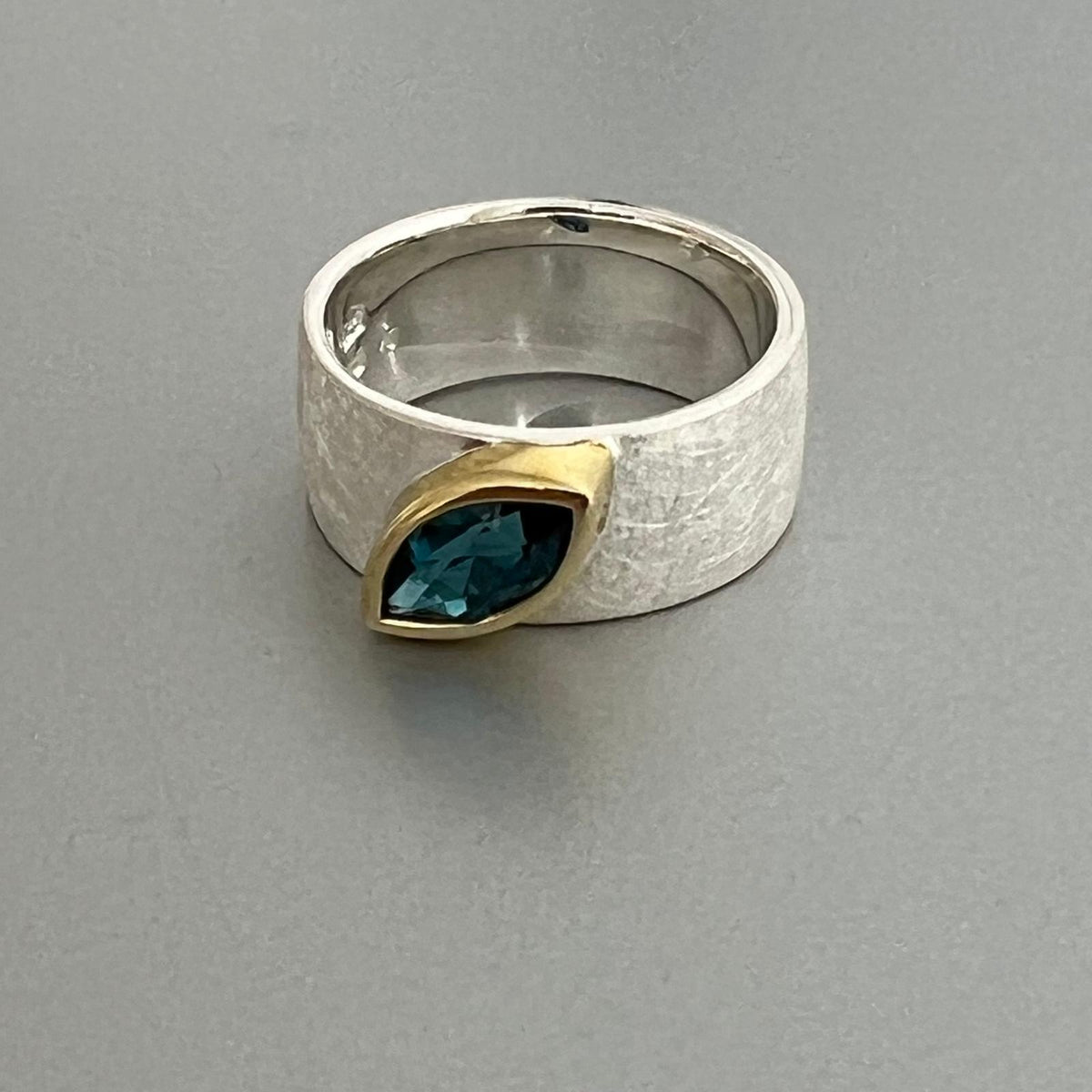 Ring Bella - 925er Silber|24 Karat vergoldet|Blautopas