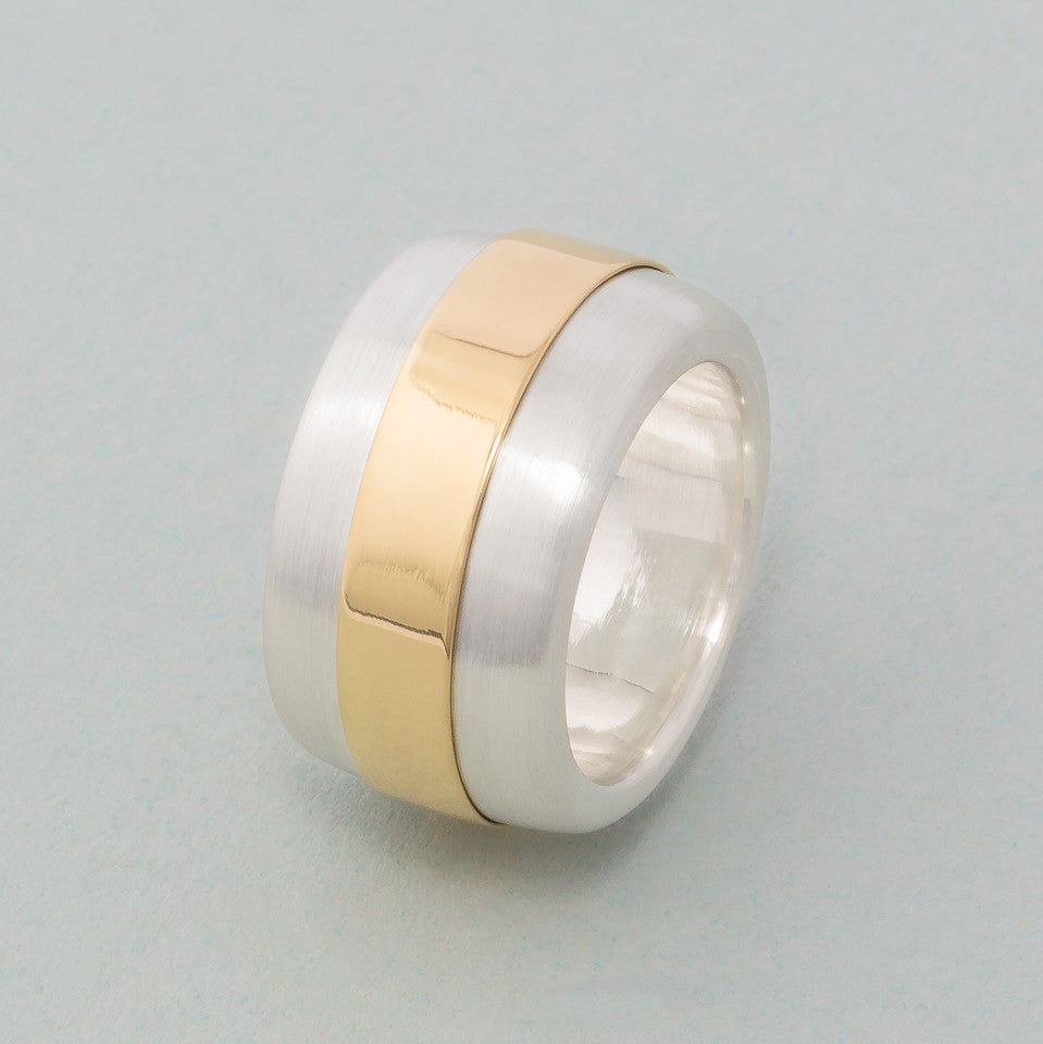 Silberring 14 mm breit matt mit Goldband 750er gelbgold Hochglanz